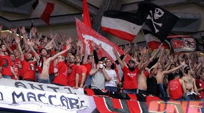 אוהדי הפועל ת&qout;א. המאמן קורא להם להגיע (שי לוי) אוהדי הפועל ת&qout;א. המאמן קורא להם להגיע (שי לוי)