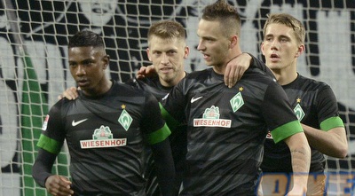 ארנאוטוביץ´ חוגג עם החברים (רויטרס)