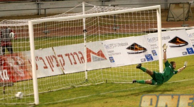 ארקין מזנק לצד הלא נכון (חגי ניזרי)