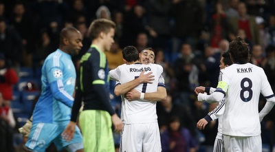 רונאלדו חוגג עם בנזמה. הקפטן הוותיק, קאקה, בא לברך (רויטרס)