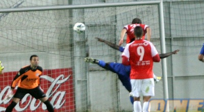 גביש נוגח פנימה (חגי ניזרי)