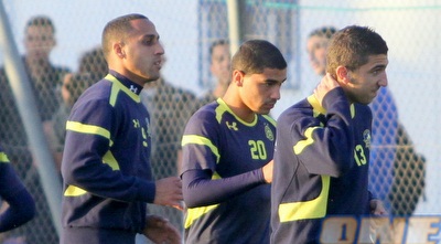 חסן אבו זייד ומהראן ראדי. &qout;רוצה להיות כמוהו&qout; (יניב גונן)