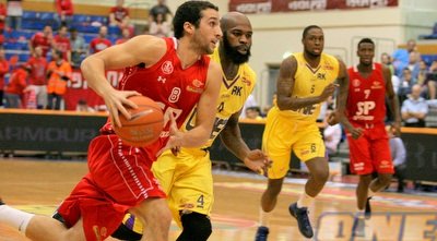 יותם שירן חודר מול טיילר סמית´ (משה חרמון)