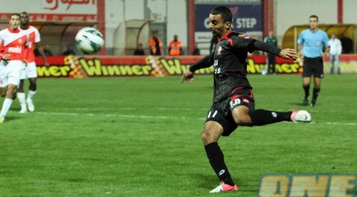 חאמד גנאים מניף את השמאלית (עמית מצפה) חאמד גנאים מניף את השמאלית (עמית מצפה)