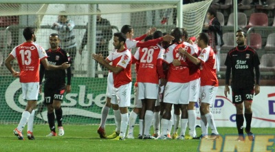 שחקני ב&qout;ש חוגגים עם דובב גבאי את שערו הראשון העונה (עמית מצפה) שחקני ב&qout;ש חוגגים עם דובב גבאי את שערו הראשון העונה (עמית מצפה)