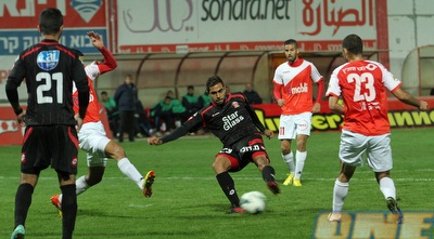 שמעון הרוש כובש את שער השוויון (עמית מצפה) שמעון הרוש כובש את שער השוויון (עמית מצפה)