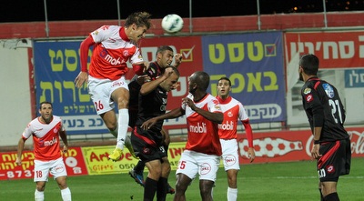 עודד גביש מעל כולם (עמית מצפה) עודד גביש מעל כולם (עמית מצפה)