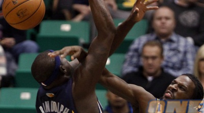 קארול חוסם את ראנדולף לא שזה עזר ליוטה (רויטרס)