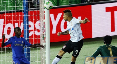 גררו נוגח פנימה (רויטרס) גררו נוגח פנימה (רויטרס)