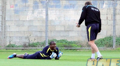 וינסנט אניימה במצב רוח טוב באימון (יניב גונן)