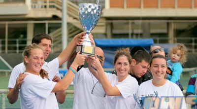 שחקניות רמה&qout;ש חוגגות זכייה (משה חרמון)