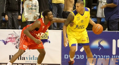 דיימון סימפסון מול קרטיס קלי (חגי ניזרי) דיימון סימפסון מול קרטיס קלי (חגי ניזרי)