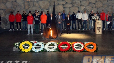 טקס הנחת זרים (יניב גונן)