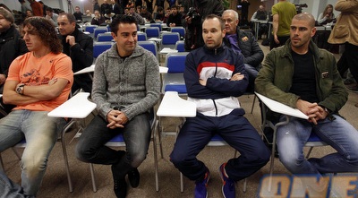 ואלדס, אינייסטה, צ´אבי ופויול. השוער יחזור בו? (רויטרס)