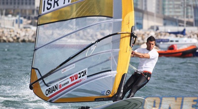 שחר צוברי. בעמדה לא רעה