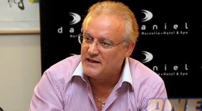 ג´קי מויאל (יניב גונן) ג´קי מויאל (יניב גונן)