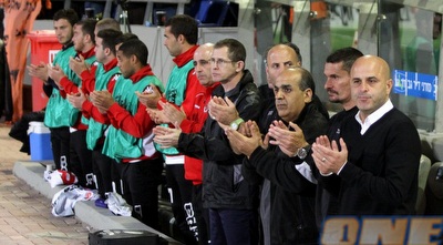 מחיאות הכפיים לזכרו של עמנואל שפר (חגי ניזרי)