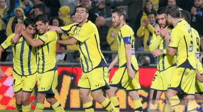 מיכה חוגג עם זיו (משה חרמון)