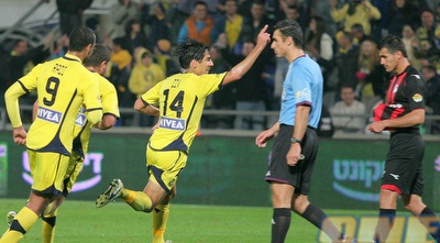 זיו רץ לחגוג שער נהדר (משה חרמון)