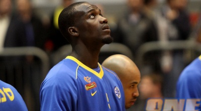 שון ג´יימס (חגי ניזרי)