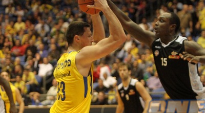 פלאניניץ´ מול קארקטר (חגי ניזרי)