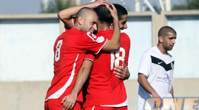 קובי שריקי ובני בן זקן חוגגים העפלה לשלב הבא (יניב גונן)