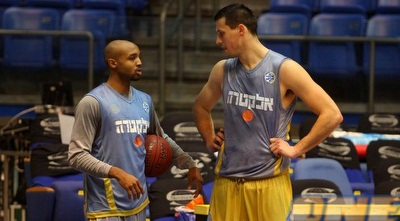 פלאניניץ´ והיקמן. הרכש החדש מותיר רושם טוב (יוסי ציפקיס)