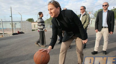 ציפי לבני (ONE)