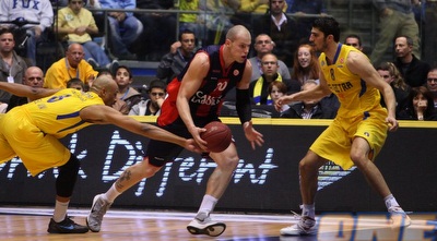 לאמפה חודר מול אליהו (יוסי ציפקיס)