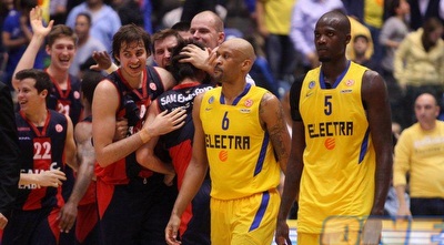 ג´יימס וסמית´ מאוכזבים, הספרדים חוגגים (יוסי ציפקיס) ג´יימס וסמית´ מאוכזבים, הספרדים חוגגים (יוסי ציפקיס)