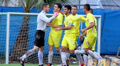 שחקני נתניה חוגגים (יניב גונן)