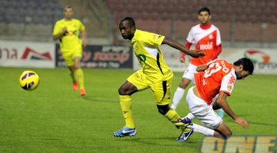 פינאס. בדרך החוצה (משה חרמון)