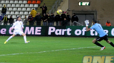 חן עזריאל כובש את השער השני (יניב גונן)