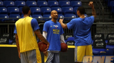 1 (יוסי ציפקיס) 1 (יוסי ציפקיס)