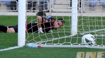 דורי בהלם מהכדור שברשת (יניב גונן)