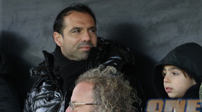 ניר דוידוביץ´ עם בנו ביציע (עמית מצפה)