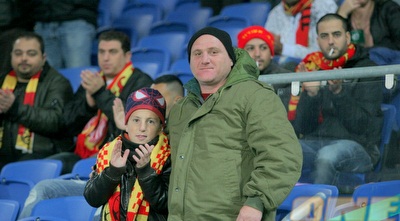 אוהדי מ.ס. אשדוד (משה חרמון) אוהדי מ.ס. אשדוד (משה חרמון)