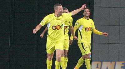 עומר פרץ מאושר (משה חרמון) עומר פרץ מאושר (משה חרמון)