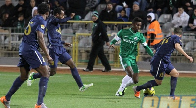 טוואטחה פורץ מול רועי לוי (עמית מצפה)