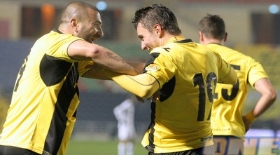 ערן לוי מברך את גלאבינה (משה חרמון)