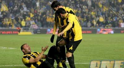 אבי ריקן, חן עזריאל וערן לוי. יארחו את אום אל פאחם (משה חרמון) אבי ריקן, חן עזריאל וערן לוי. יארחו את אום אל פאחם (משה חרמון)