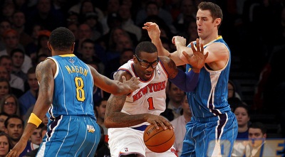 אמארה סטודמאייר מסתבך במהלך המשחק (רויטרס)