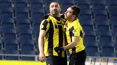 שי חדד חוגג עם ערן לוי (משה חרמון)