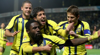 שחקני מכבי בטירוף מוחלט אחרי השער של גורי (יניב גונן) שחקני מכבי בטירוף מוחלט אחרי השער של גורי (יניב גונן)