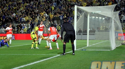 הכדור של עטר ברשת (יניב גונן) הכדור של עטר ברשת (יניב גונן)