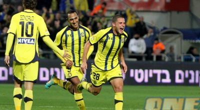 לוגסי חוגג. בישול גדול לשבדי (יניב גונן) לוגסי חוגג. בישול גדול לשבדי (יניב גונן)