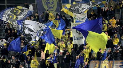 אוהדי מכבי ת&qout;א. שריקות בוז לקריאות גזעניות (יניב גונן) אוהדי מכבי ת&qout;א. שריקות בוז לקריאות גזעניות (יניב גונן)