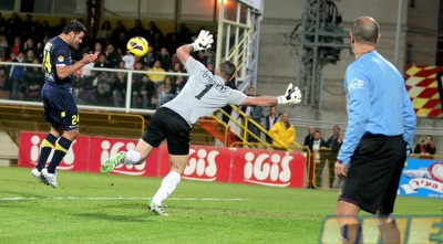 קולאוטי כובש, הקוון פסל בנבדל שלא היה (משה חרמון) קולאוטי כובש, הקוון פסל בנבדל שלא היה (משה חרמון)