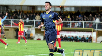 רוברטו קולאוטי לאחר פסילת השער (משה חרמון) רוברטו קולאוטי לאחר פסילת השער (משה חרמון)