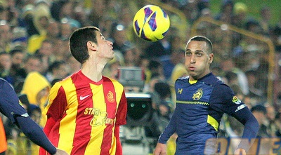 ראדי מול ניר ביטון (משה חרמון) ראדי מול ניר ביטון (משה חרמון)